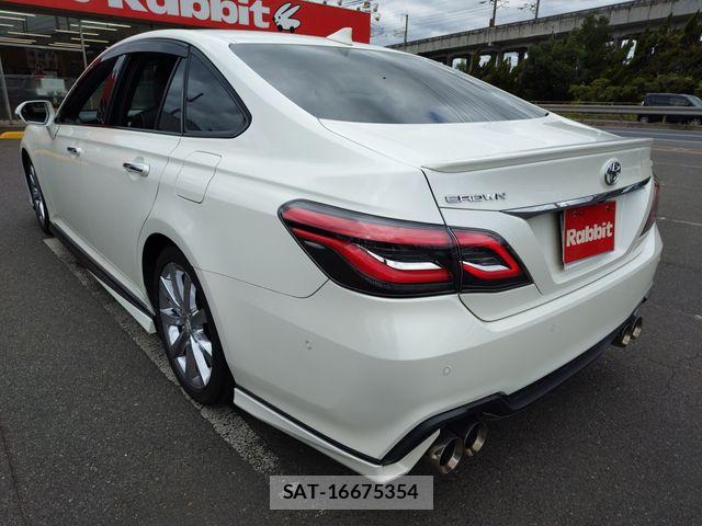 Toyota CROWN SEDAN 2019-06 8883458-1
