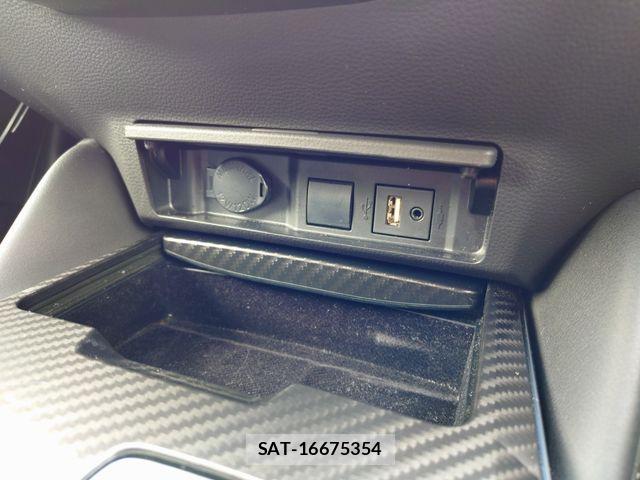 Toyota CROWN SEDAN 2019-06 8883458-23