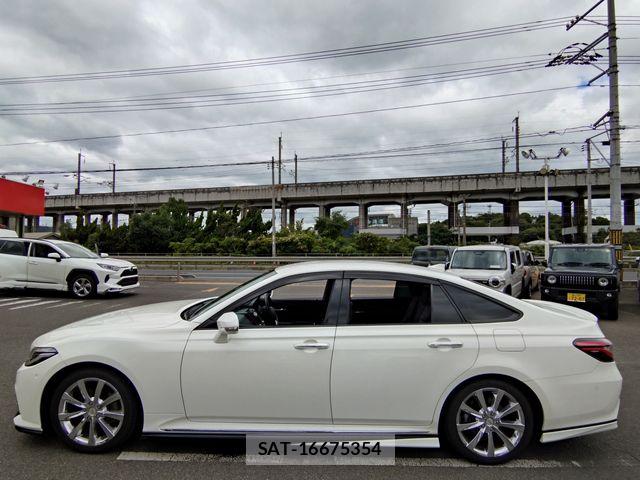 Toyota CROWN SEDAN 2019-06 8883458-5