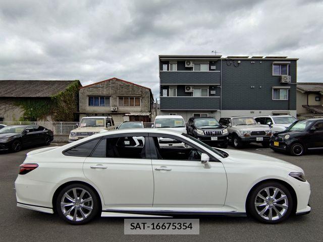 Toyota CROWN SEDAN 2019-06 8883458-8