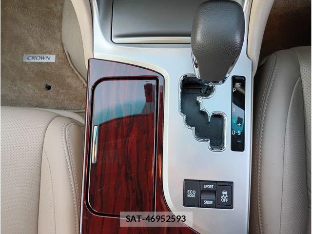 Toyota CROWN SEDAN 2010-12 1658877-10