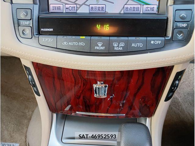 Toyota CROWN SEDAN 2010-12 1658877-8
