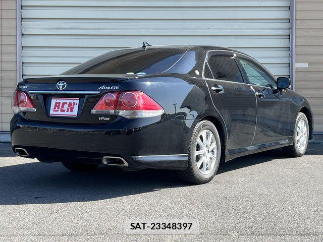 Toyota CROWN SEDAN 2011-08 3664382-2
