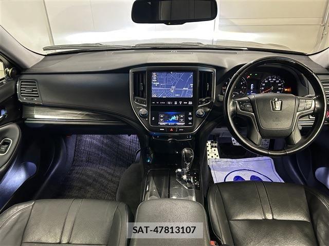 Toyota CROWN SEDAN 2013-12 4936002-10