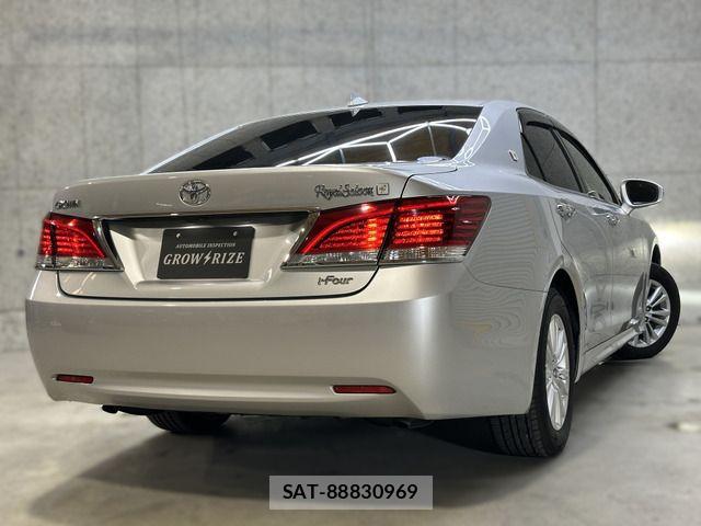Toyota CROWN SEDAN 2017-03 6670969-5