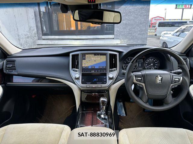 Toyota CROWN SEDAN 2017-03 6670969-7