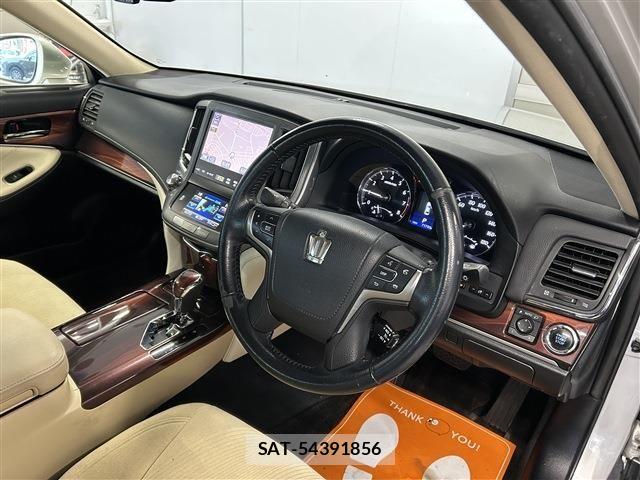 Toyota CROWN SEDAN 2013-08 6751125-13