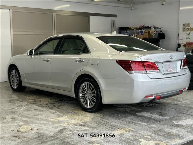 Toyota CROWN SEDAN 2013-08 6751125-6