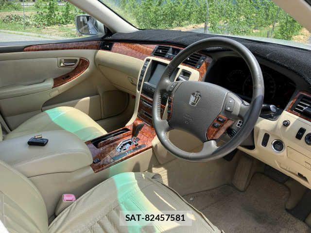 Toyota CROWN SEDAN 2005-07 6903661-1