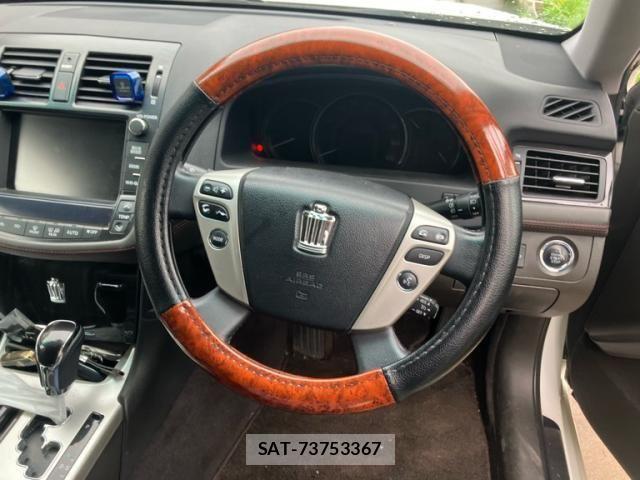Toyota CROWN SEDAN 2011-06 7058052-10
