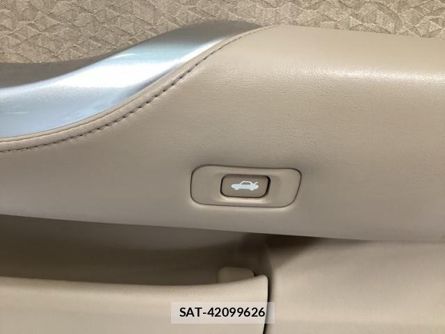 Toyota CROWN SEDAN 2011-03 7453659-11