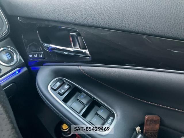 Toyota CROWN SEDAN 2013-01 7500048-16