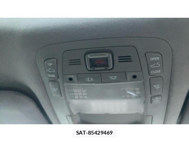 Toyota CROWN SEDAN 2013-01 7500048-26