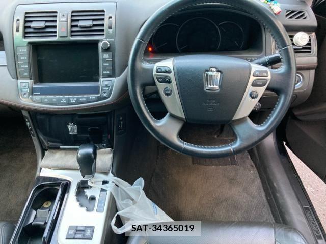 Toyota CROWN SEDAN 2010-04 7978871-18
