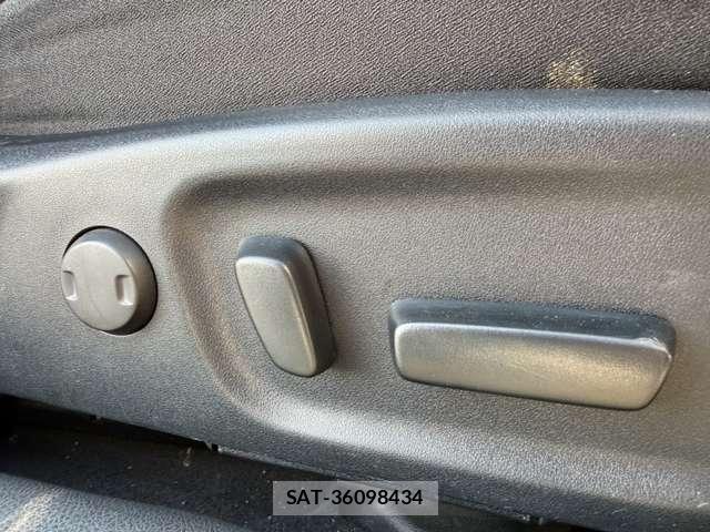 Toyota CROWN SEDAN 2013-06 8073372-9