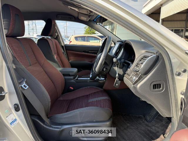 Toyota CROWN SEDAN 2013-06 8073372-11
