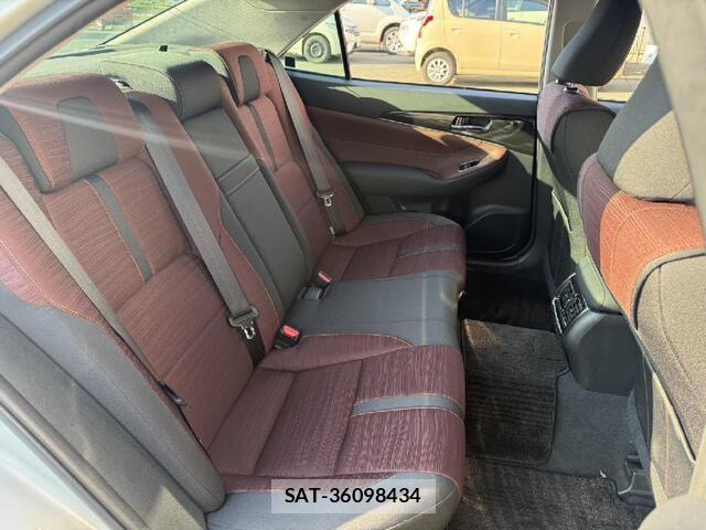 Toyota CROWN SEDAN 2013-06 8073372-12