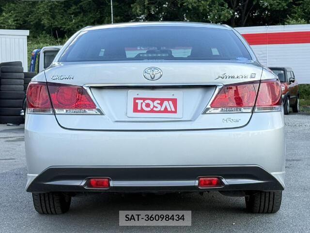 Toyota CROWN SEDAN 2013-06 8073372-18
