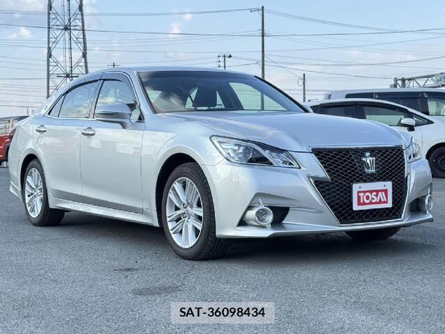 Toyota CROWN SEDAN 2013-06 8073372-19
