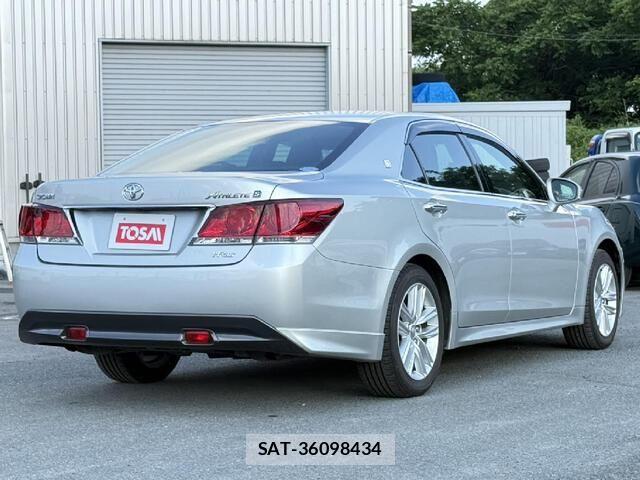 Toyota CROWN SEDAN 2013-06 8073372-20