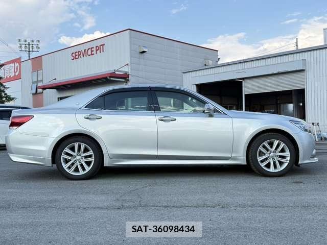 Toyota CROWN SEDAN 2013-06 8073372-25