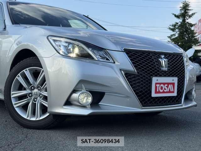 Toyota CROWN SEDAN 2013-06 8073372-26