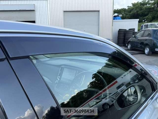 Toyota CROWN SEDAN 2013-06 8073372-28