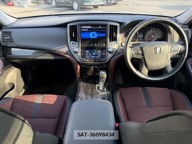 Toyota CROWN SEDAN 2013-06 8073372-4