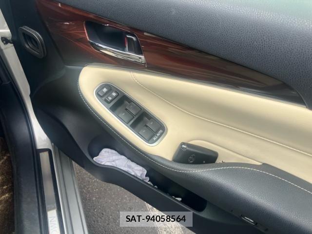 Toyota CROWN SEDAN 2014-04 8098656-13