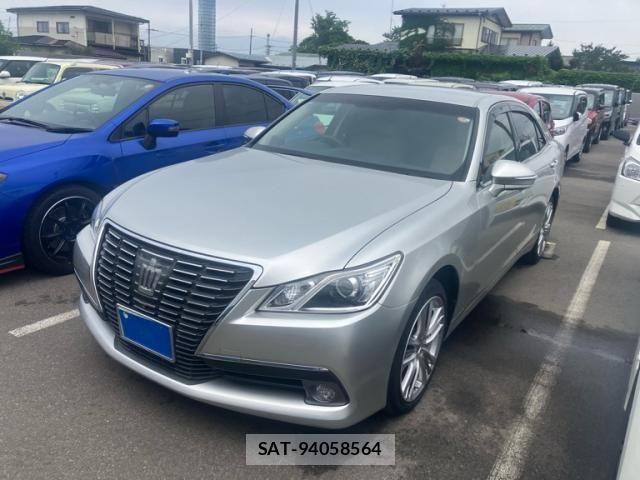 Toyota CROWN SEDAN 2014-04 8098656-1