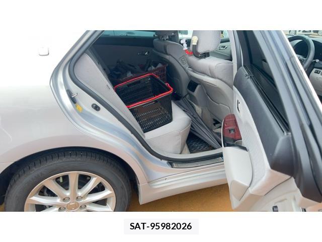 Toyota CROWN SEDAN 2009-12 8098655-11