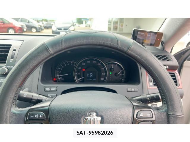 Toyota CROWN SEDAN 2009-12 8098655-16