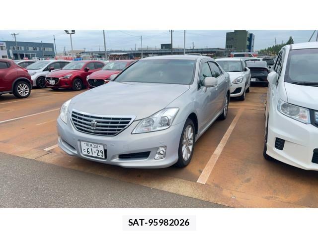 Toyota CROWN SEDAN 2009-12 8098655-1