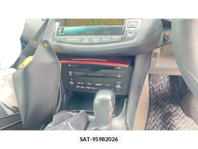 Toyota CROWN SEDAN 2009-12 8098655-19