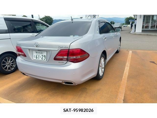 Toyota CROWN SEDAN 2009-12 8098655-3