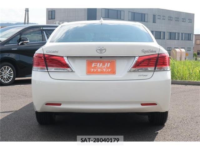 Toyota CROWN SEDAN 2016-05 8207018-14