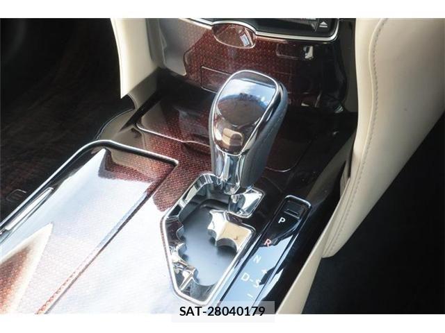 Toyota CROWN SEDAN 2016-05 8207018-18