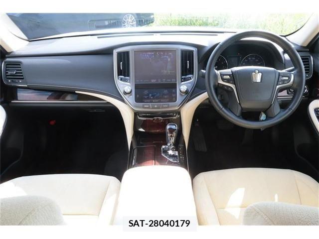 Toyota CROWN SEDAN 2016-05 8207018-1
