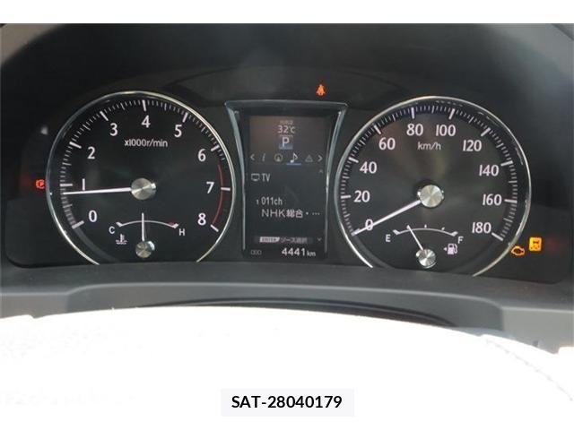 Toyota CROWN SEDAN 2016-05 8207018-19