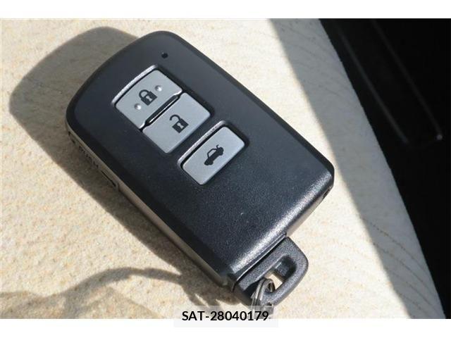 Toyota CROWN SEDAN 2016-05 8207018-20