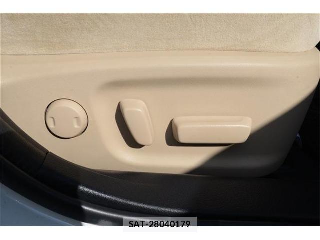 Toyota CROWN SEDAN 2016-05 8207018-25