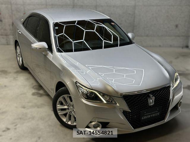 Toyota CROWN SEDAN 2013-09 8207019-13