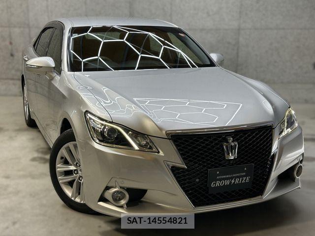 Toyota CROWN SEDAN 2013-09 8207019-16