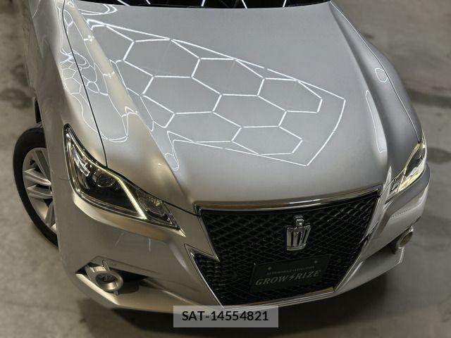 Toyota CROWN SEDAN 2013-09 8207019-18