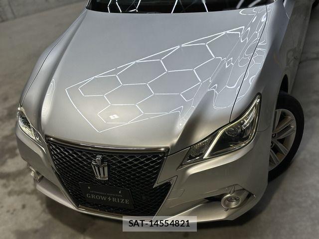 Toyota CROWN SEDAN 2013-09 8207019-19