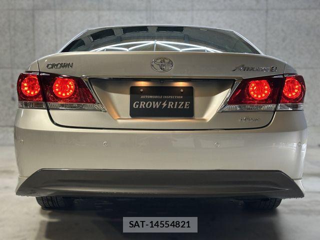 Toyota CROWN SEDAN 2013-09 8207019-5