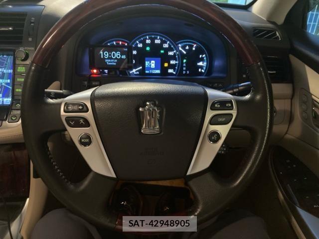 Toyota CROWN SEDAN 2011-05 8229404-13