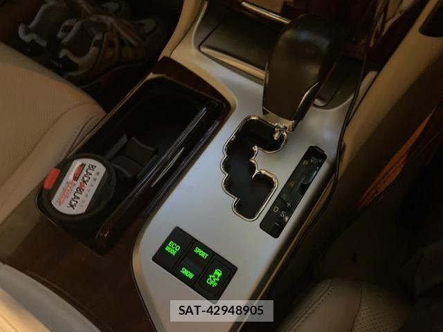Toyota CROWN SEDAN 2011-05 8229404-20