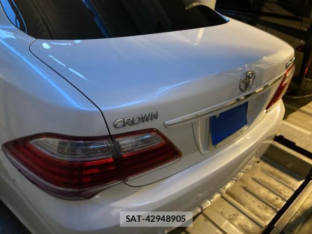 Toyota CROWN SEDAN 2011-05 8229404-2