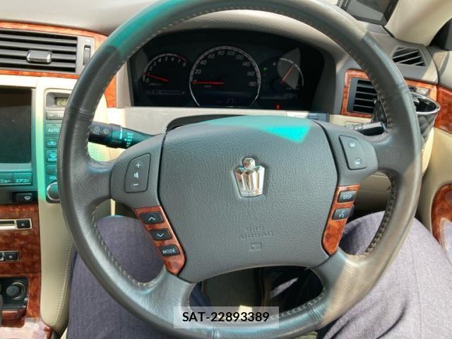 Toyota CROWN SEDAN 2005-02 8313909-11
